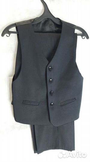 Костюм школьный новый на рост примерно 140 -150 см