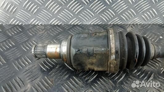 Привод передний левый toyota verso AR2 (PNP01KS01)