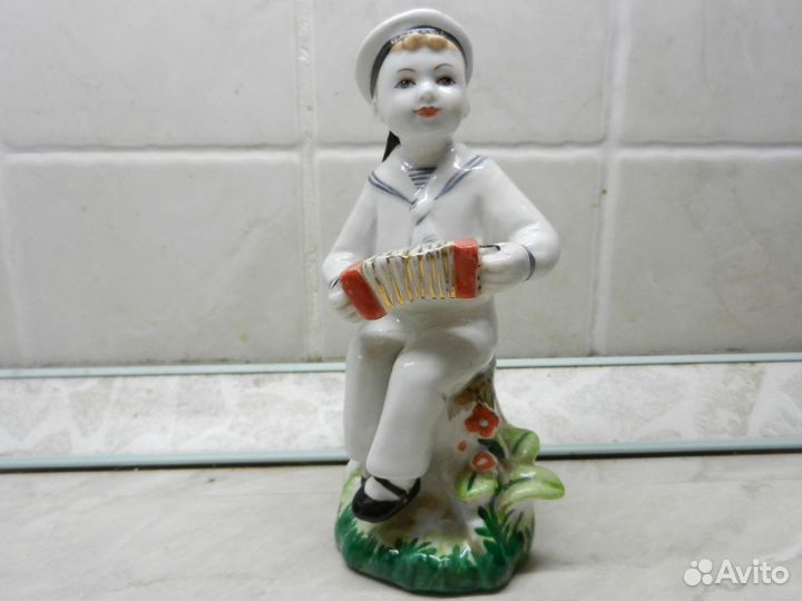 Реставрация фарфоровых статуэток