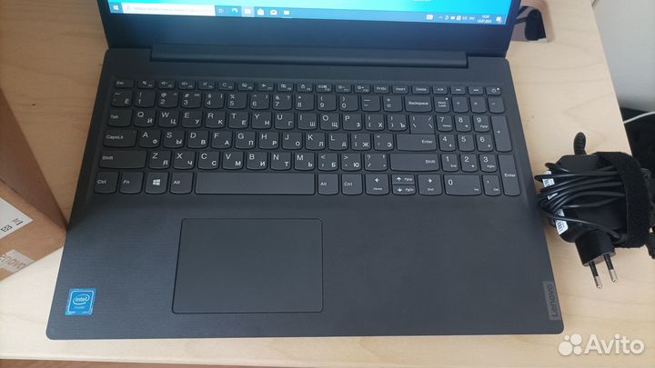 Новый ноутбук Lenovo 4 ядра 4 гига 256 ssd