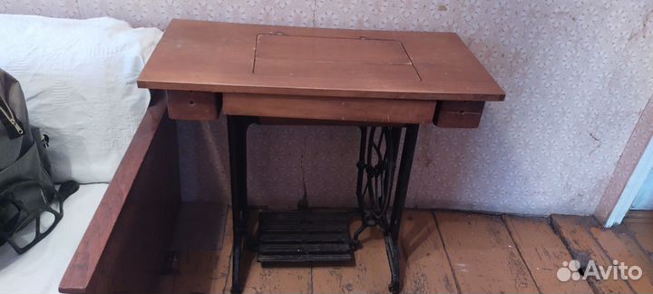 Швейная машинка ножная 