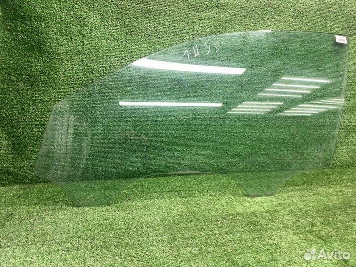 Стекло двери переднее левое Volkswagen Passat B5