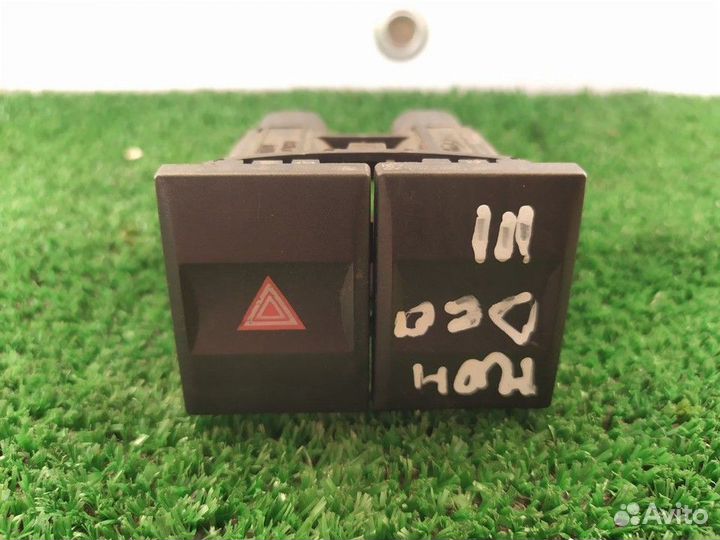 Кнопка аварийной сигнализации Ford Mondeo