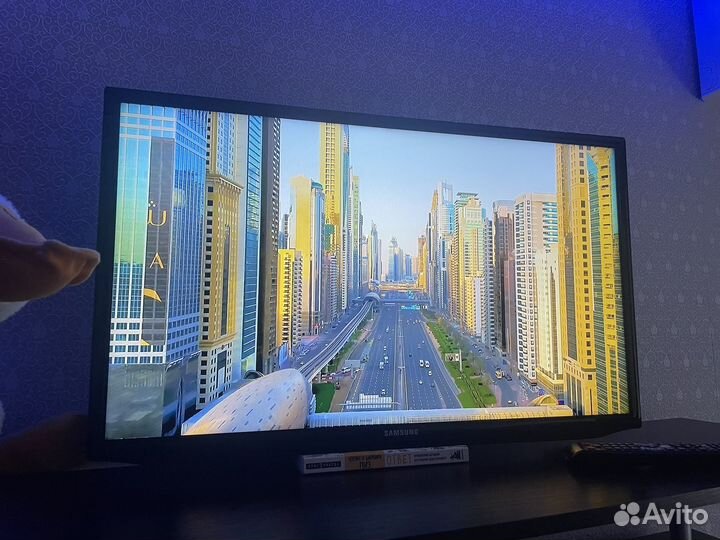 Телевизор 81см SMART tv Samsung в идеале