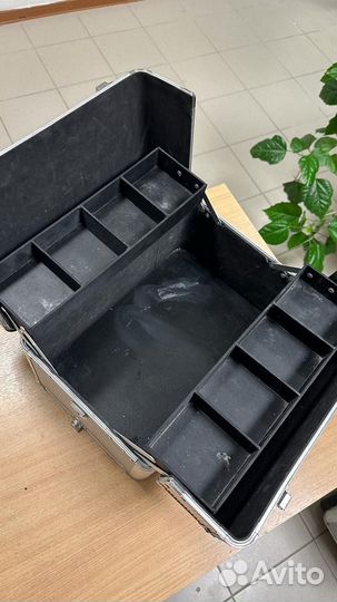 Чемодан визажиста стилиста, парикмахера бьюти кейс