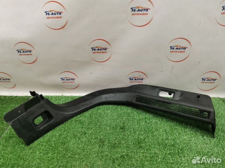 Пластик багажника задний левый Mazda 3 хетчбэк BM