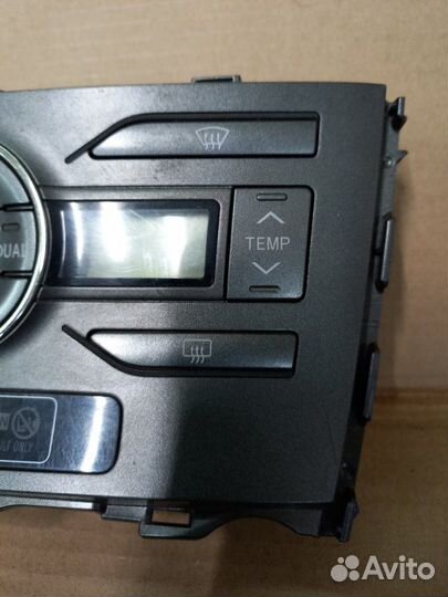 Блок управления климат-контролем Toyota Auris