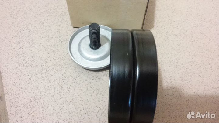 Ролик натяжителя приводного ремня Эпика, Реззо. Но