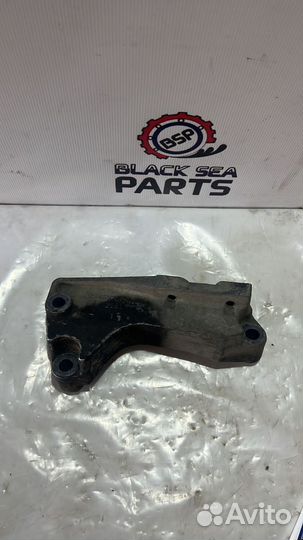 Кронштейн двигателя Opel Zafira B