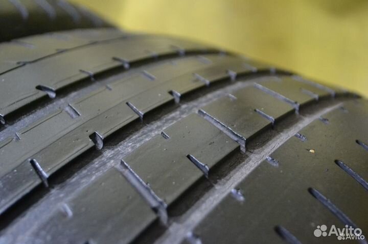 Pirelli P Zero 255/35 R19