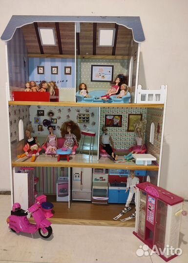 Домик кукольный для Barbie. С куклами и мебелью