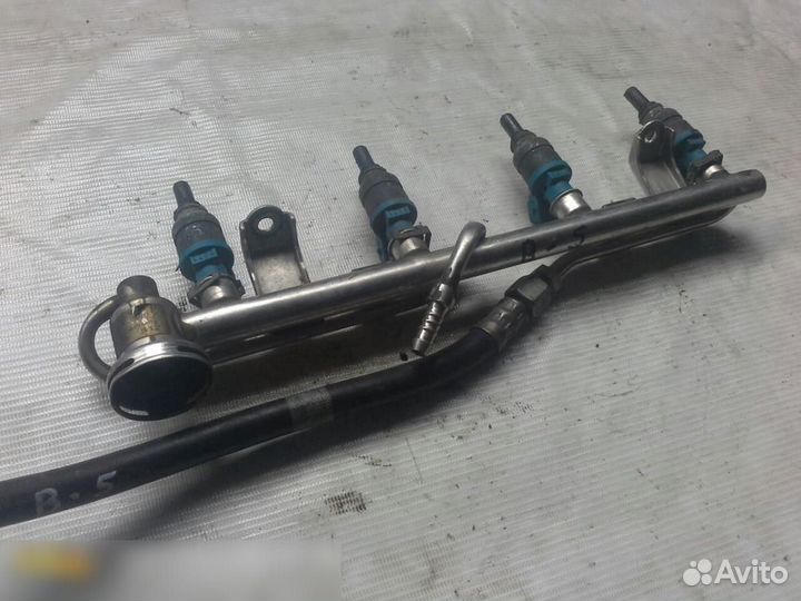 Рейка топливная (рампа) VW Passat B5 2000-2005