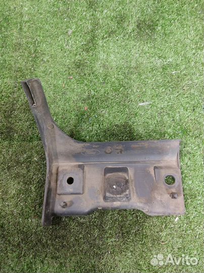 Брызговик порога правый Ford Focus 2 (CB4) 2008