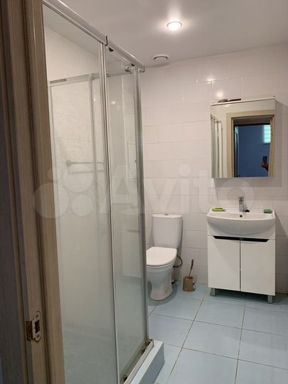 Комната 23,5 м² в 2-к., 1/3 эт.