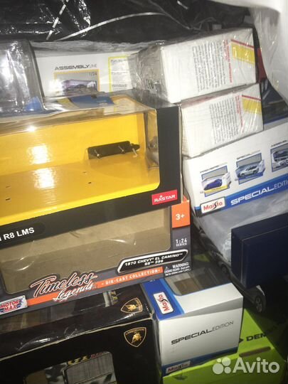 Коробки,подставки, блистеры для авто 1/24 и 1/18