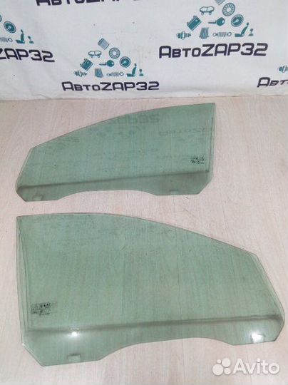 Стекло переднее правое Ford Focus CB aoda 2009