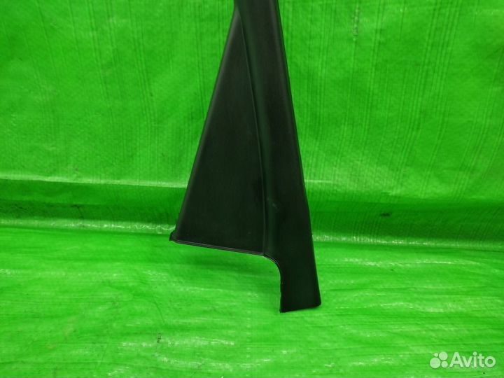 Накладка рамки двери прав. зад. Audi Q5