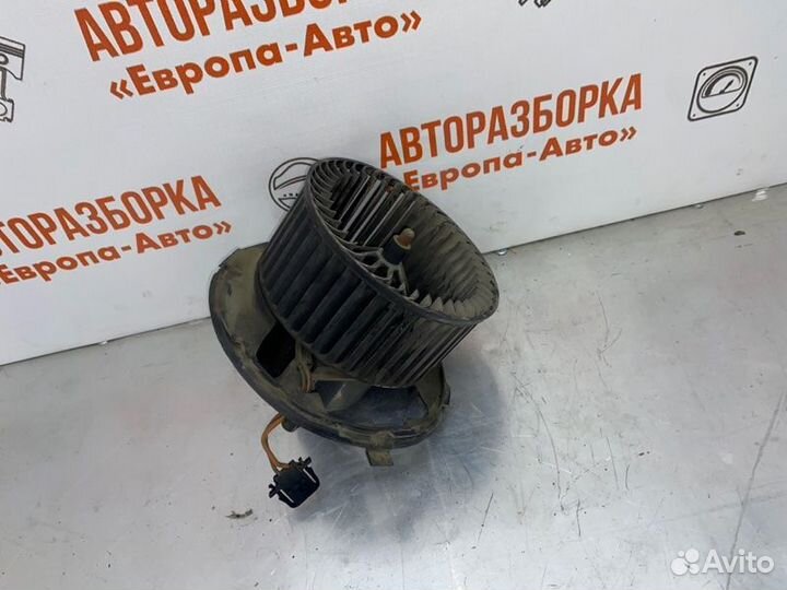 Моторчик отопителя Volkswagen Jetta