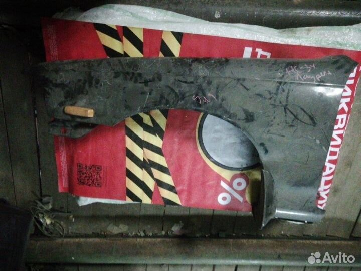 Крыло переднее левое Nissan Laurel