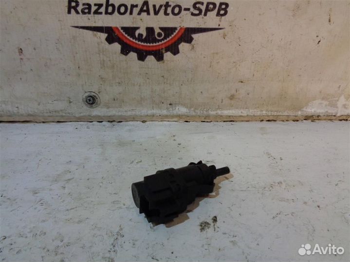 Датчик включения стопсигнала Ford Focus 2 дорест