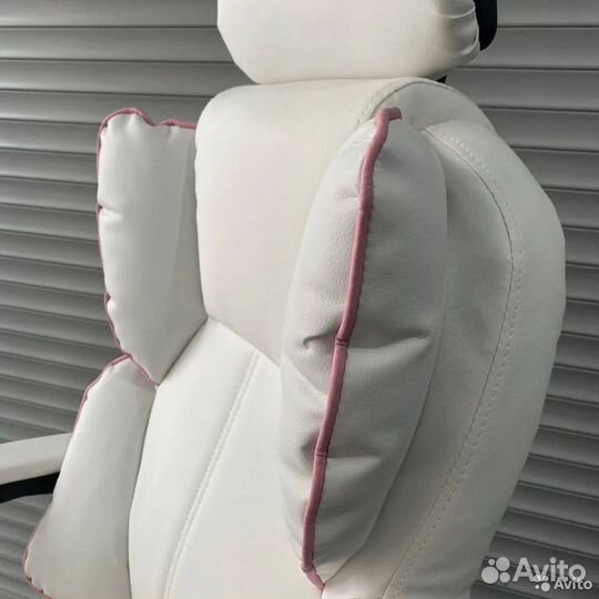 Игровое компьютерное кресло