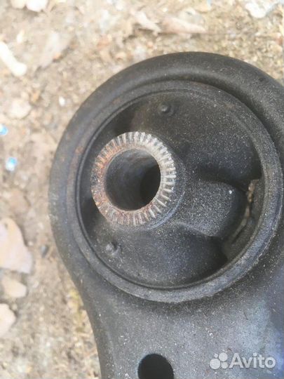 Рычаг подвески передний левый Toyota Estima MCR40