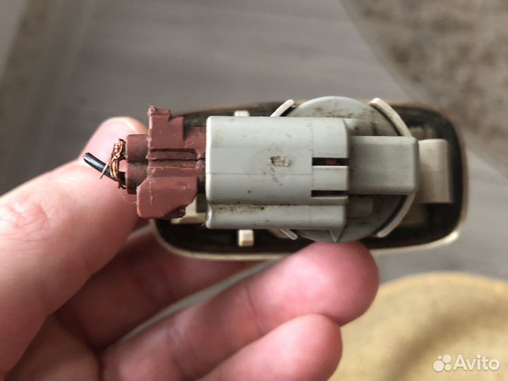 Поворотник ниссан