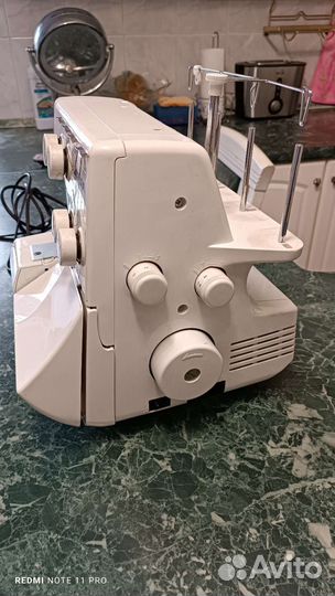 Швейная машина Jaguar оверлок