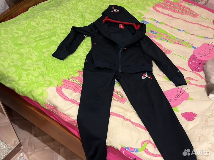 Костюм спортивный