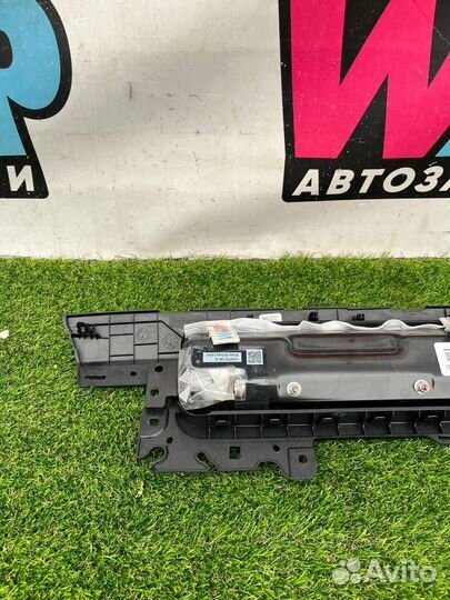 Подушка безопасности коленная пассажира Tesla