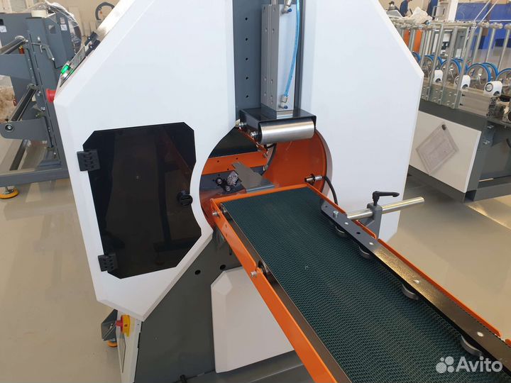 Горизонтальный упаковщик (орбитальный обмотчик)