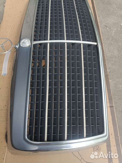 Решётка капота Мерседес 124