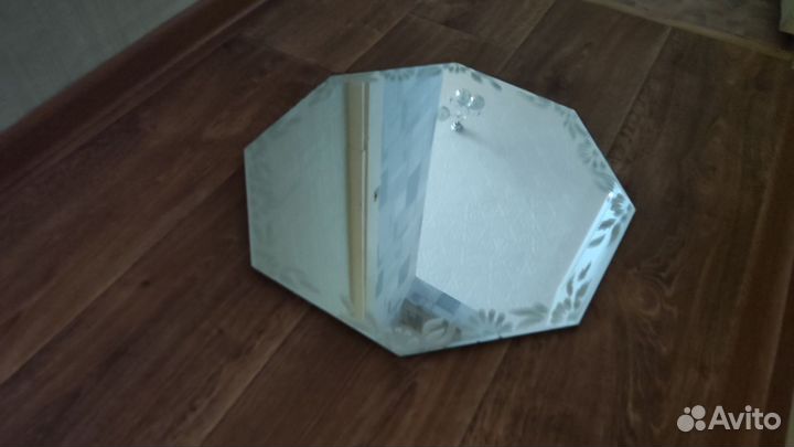 Зеркало с обрамлением 8-ми угольное