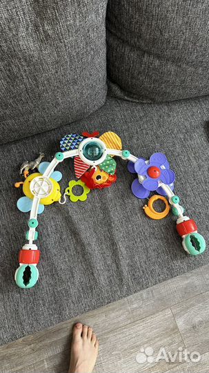 Развивающая дуга с погремушками