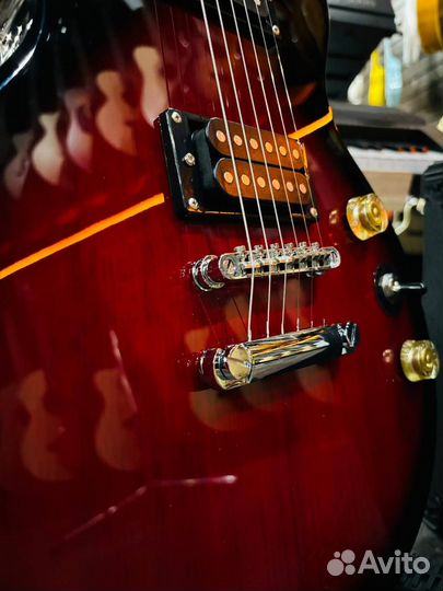 Гитара + Комбо 30 Ватт чтобы разнести Квартиру