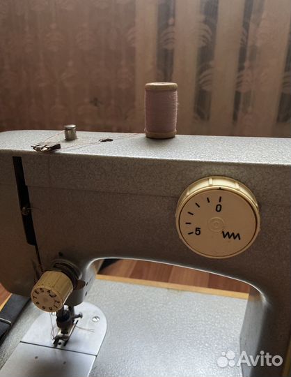 Швейная машина Чайка 132м