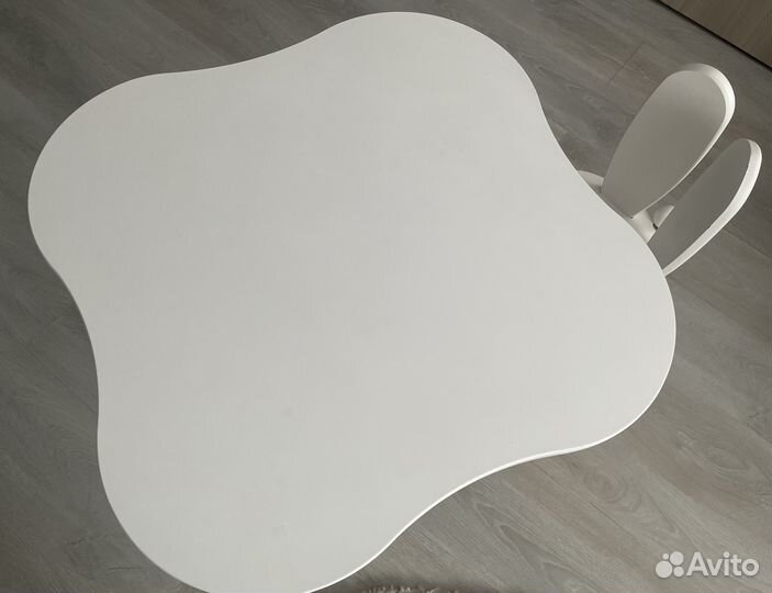 Детский стол со стулом