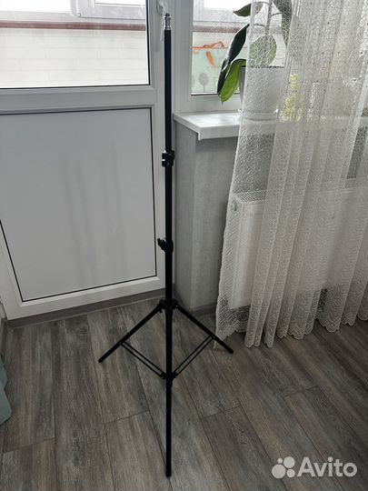 Кольцевая лампа с двумя штативами