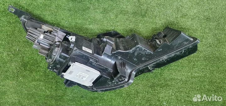 Фара левая Hyundai Elantra