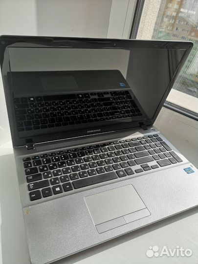 Ноутбук samsung NP370R5E