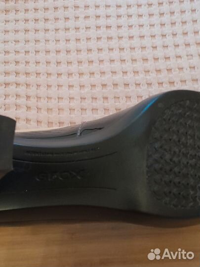Туфли женские 38 размер, каблук 9 см, geox