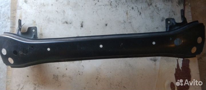 Усилитель бампера, передняя панель VW T5