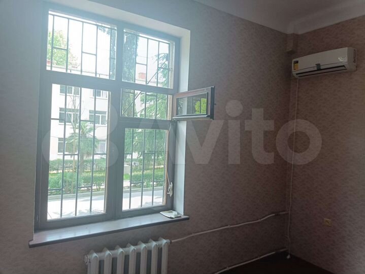 1-к. квартира, 40 м², 1/4 эт.