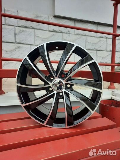 Литые Диски R17 7.0 5*112 ET49 d57.1 Skoda