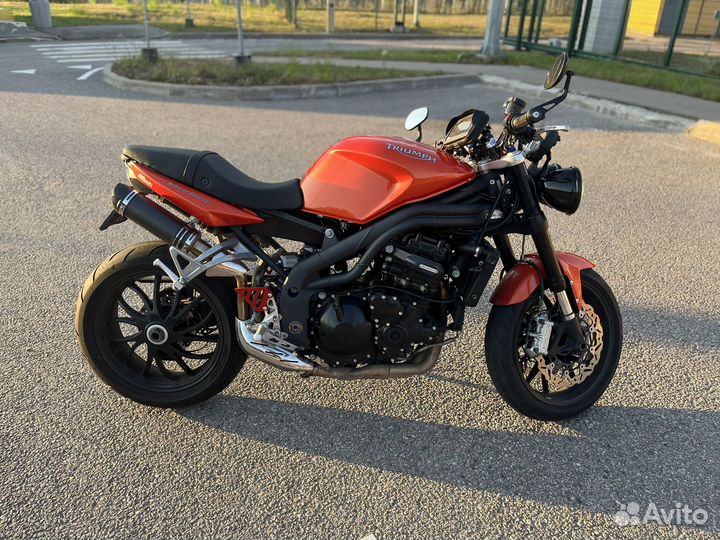 Triumph speed triple 1050