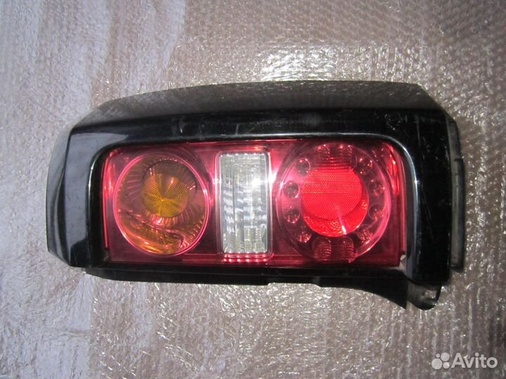 Стоп правый Nissan Elgrand E51