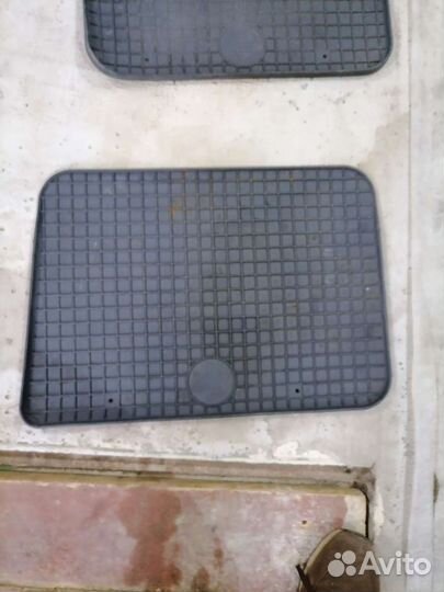 Автомобильные коврики резиновые