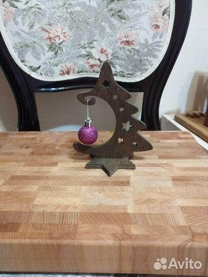 Новогодние и рождественские свечи и подарки