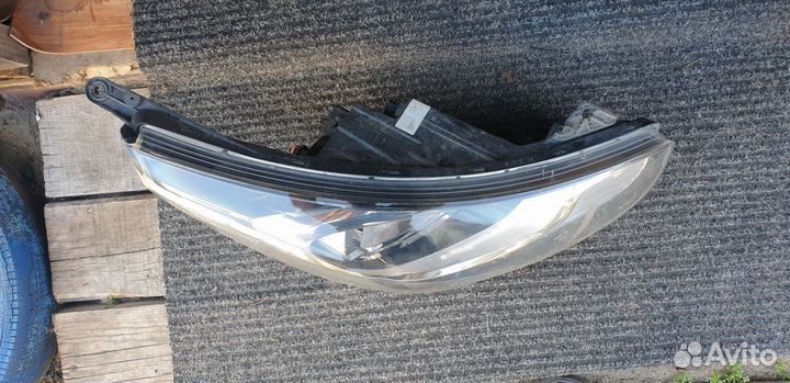 Фара на hyundai solaris,2011 года