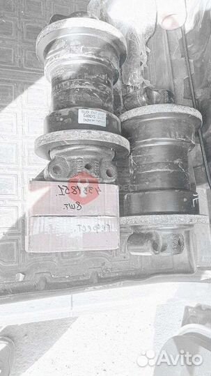 Каток опорный Hitachi ZX180LC